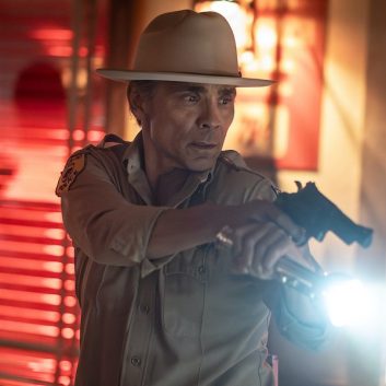 Dark Winds Season 4 Episode 1 Recap: Kǫ’Tsiitáá’ Álnééh (Baptism by Fire)